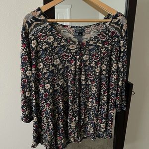 Plus size Lucky floral top